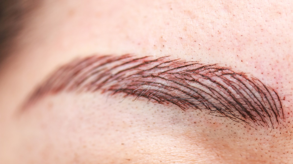 Nejste spokojeni s permanentním make-upem? Řešením je jeho odstranění