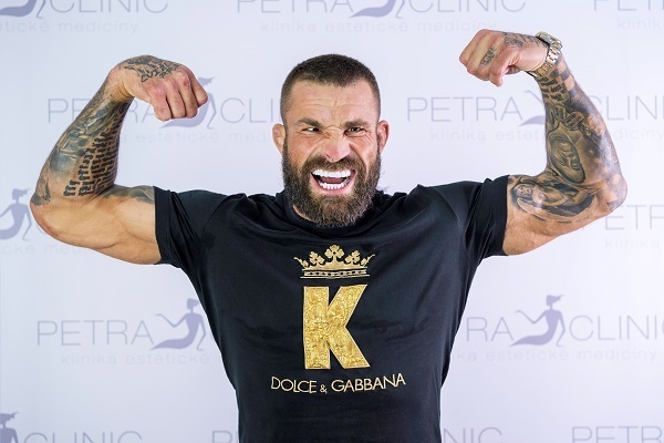 Karlos Vémola v Petra Clinic